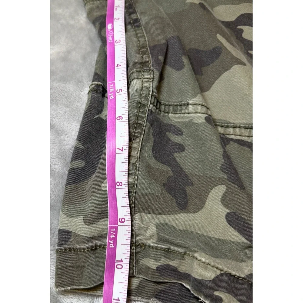 American Eagle Mens Size 31 Next Level Flex Camo Cargo Shorts Classic Stretch